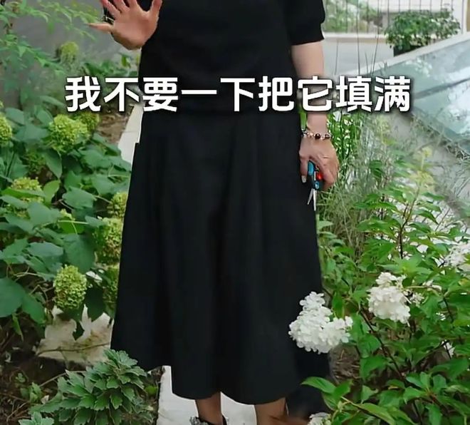 住别墅院子稀稀老婆感叹回不到以前开元棋牌破产后王中磊搬新家依旧(图6) 住别墅院子稀稀老婆感叹回不到以前开元棋牌破产后王中磊搬新家依旧(图6)